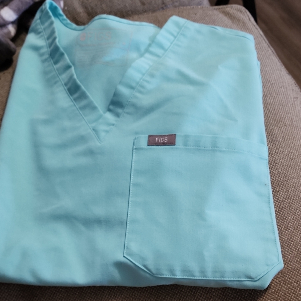 Figs Catarina Top In Fresh Aqua